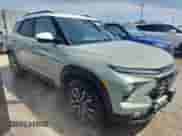 2025 Chevrolet TrailBlazer ACTIV с VIN KL79MVSL4SB073859, выставлен на аукционе Copart как лот 69077235 с пробегом Не указан миль и Списание • Salvage title. История ставок и продаж доступна на DreamBid. Изображение 4.