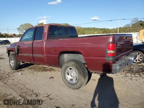 2001 Dodge 1500 с VIN 3B7HF13Z11M260536, выставлен на аукционе Copart как лот 72210054 с пробегом 210 928 миль миль и Списание • Salvage title. История ставок и продаж доступна на DreamBid. Изображение 2.