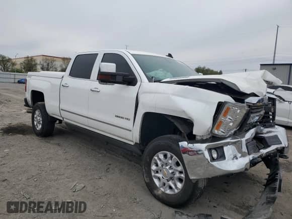 2015 Chevrolet Silverado 3500HD LTZ с VIN 1GC4K0E87FF556709, выставлен на аукционе Copart как лот 70936985 с пробегом 213 256 миль миль и Списание • Salvage title. История ставок и продаж доступна на DreamBid. Изображение 4.