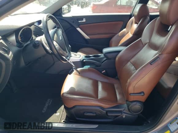 2010 Hyundai Genesis Coupe с VIN KMHHU6KH6AU035368, выставлен на аукционе Copart как лот 73397354 с пробегом 111 427 миль миль и Чистый • Clean title. История ставок и продаж доступна на DreamBid. Изображение 7.