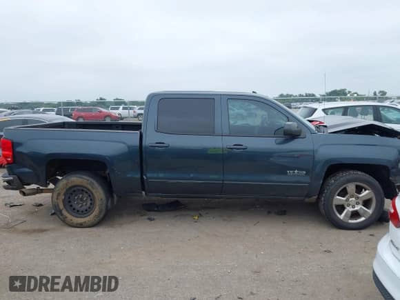 2017 Chevrolet Silverado 1500 LT с VIN 3GCPCREC2HG234855, выставлен на аукционе IAAI как лот 43095279 с пробегом 113 051 миль миль и . История ставок и продаж доступна на DreamBid. Изображение 13.