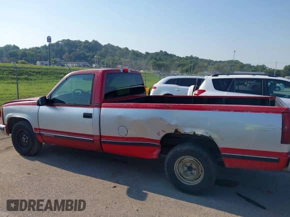 1995 GMC Sierra 1500 с VIN 1GTEC14Z8SZ552548, выставлен на аукционе IAAI как лот 42990218 с пробегом 234 416 миль миль и . История ставок и продаж доступна на DreamBid. Изображение 15.