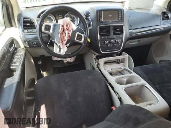 2015 Dodge Grand Caravan SXT Plus z VIN 2C4RDGCG2FR712070, wystawiony jako Copart lot #62917975 z przebiegiem 191 562 mil mil oraz Szkoda całkowita • Salvage title. Historia ofert i sprzedaży dostępna na DreamBid. Obrazek 8.