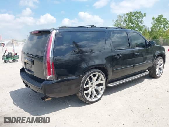 2007 Chevrolet Suburban LTZ с VIN 3GNFK16367G103724, выставлен на аукционе IAAI как лот 42249081 с пробегом 153 201 миль миль и . История ставок и продаж доступна на DreamBid. Изображение 4.