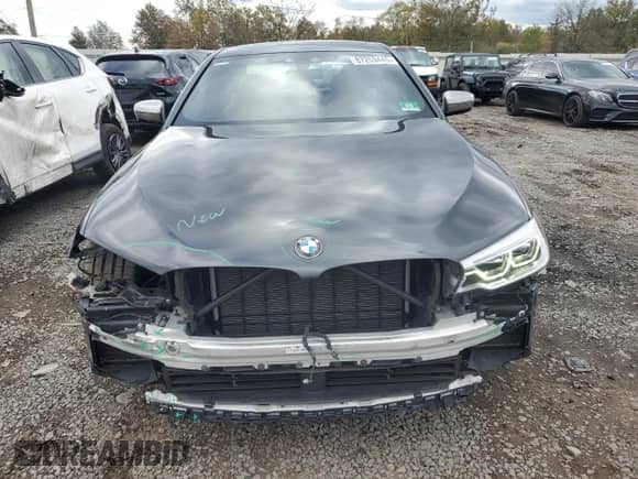 2019 BMW 5 Series M550i xDrive с VIN WBAJB9C59KB288194, выставлен на аукционе Copart как лот 87253445 с пробегом 40 664 миль миль и Списание • Salvage title. История ставок и продаж доступна на DreamBid. Изображение 5.