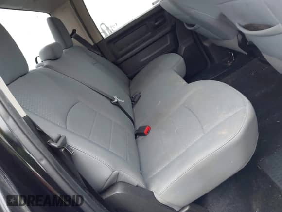 2013 Ram 1500 Express z VIN 1C6RR7KT3DS720228, wystawiony jako IAAI lot #42528357 z przebiegiem 138 295 mil mil oraz . Historia ofert i sprzedaży dostępna na DreamBid. Obrazek 8.