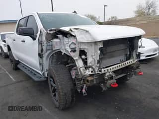 2020 Chevrolet Silverado 1500 LT Trail Boss z VIN 3GCPYFELXLG453202, wystawiony jako IAAI lot #42083944 z przebiegiem 78 045 mil mil oraz . Historia ofert i sprzedaży dostępna na DreamBid. Obrazek 1.