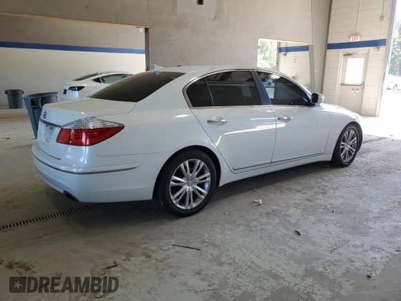 2010 Hyundai Genesis с VIN KMHGC4DF2AU092519, выставлен на аукционе Copart как лот 82191915 с пробегом 109 511 миль миль и Списание • Salvage title. История ставок и продаж доступна на DreamBid. Изображение 3.