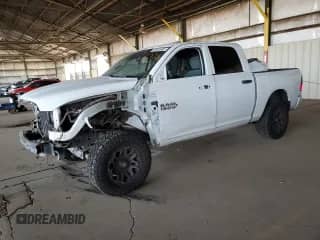 2018 Ram 1500 Tradesman z VIN 1C6RR6KGXJS219491, wystawiony jako Copart lot #52093895 z przebiegiem 212 925 mil mil oraz Szkoda całkowita • Salvage title. Historia ofert i sprzedaży dostępna na DreamBid. Obrazek 1.