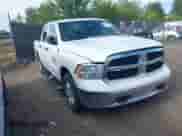 2020 Ram 1500 Express z VIN 1C6RR7KG8LS108642, wystawiony jako IAAI lot #43303501 z przebiegiem 172 427 mil mil oraz . Historia ofert i sprzedaży dostępna na DreamBid. Obrazek 1.