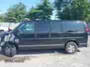 2005 Chevrolet Express Passenger z VIN 1GNFG15T751169844, wystawiony jako IAAI lot #42393893 z przebiegiem 226 673 mil mil oraz . Historia ofert i sprzedaży dostępna na DreamBid. Obrazek 14.