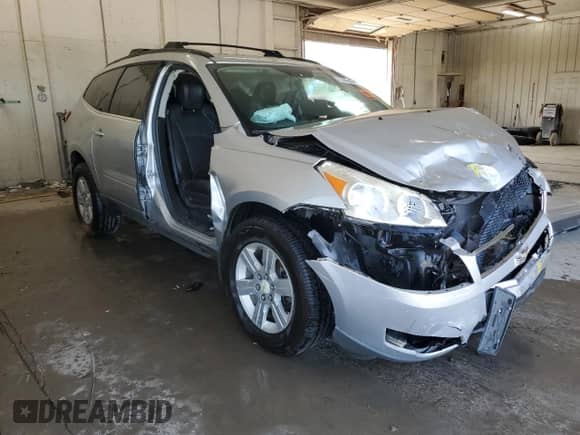 2011 Chevrolet Traverse 2LT z VIN 1GNKRJED1BJ314101, wystawiony jako Copart lot #70348845 z przebiegiem 179 156 mil mil oraz Szkoda całkowita • Salvage title. Historia ofert i sprzedaży dostępna na DreamBid. Obrazek 4.