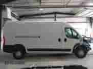 2025 Ram ProMaster Cargo Tradesman z VIN 3C6MRVHG9SE545797, wystawiony jako IAAI lot #42517448 z przebiegiem 11 388 mil mil oraz . Historia ofert i sprzedaży dostępna na DreamBid. Obrazek 14.