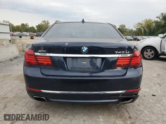 2015 BMW 7 Series 740Li xDrive с VIN WBAYF4C50FGS99227, выставлен на аукционе Copart как лот 85001735 с пробегом Не указан миль и Списание • Salvage title. История ставок и продаж доступна на DreamBid. Изображение 6.