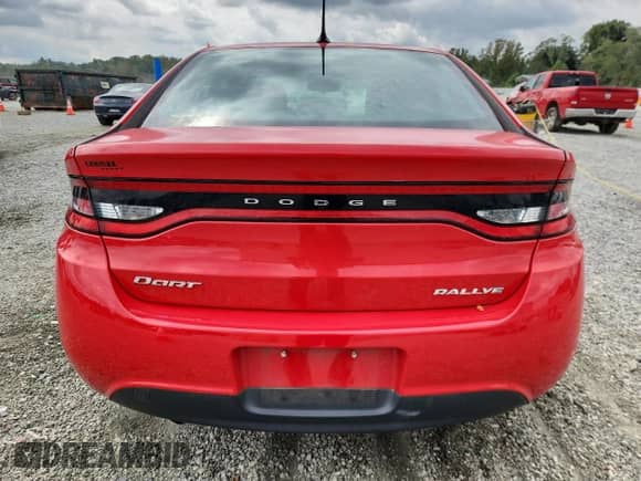 2016 Dodge Dart SE z VIN 1C3CDFAA7GD656859, wystawiony jako Copart lot #84368145 z przebiegiem 129 255 mil mil oraz Szkoda całkowita • Salvage title. Historia ofert i sprzedaży dostępna na DreamBid. Obrazek 6.