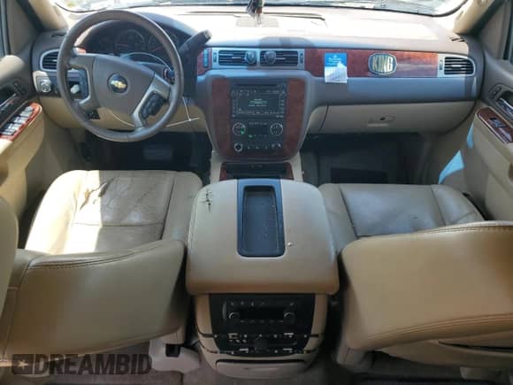 2011 Chevrolet Suburban LTZ with VIN 1GNSCKE09BR142860, listed as a Copart auction lot 63600755 with 189,899 mi miles and Salvage title. Bid and sale history available at DreamBid. Image 8.