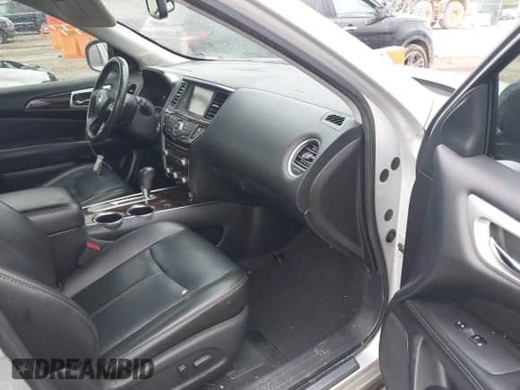 2014 Nissan Pathfinder Platinum with VIN 5N1AR2MNXEC686335, listed as a IAAI auction lot 42609936 with 180,720 mi miles and . Bid and sale history available at DreamBid. Image 5.