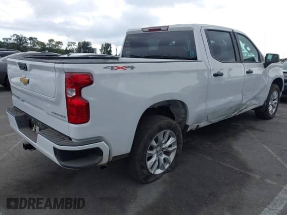 2025 Chevrolet Silverado 1500 Custom with VIN 3GCPKBEK6SG229571, listed as a IAAI auction lot 43299191 with 10,593 mi miles and . Bid and sale history available at DreamBid. Image 4.