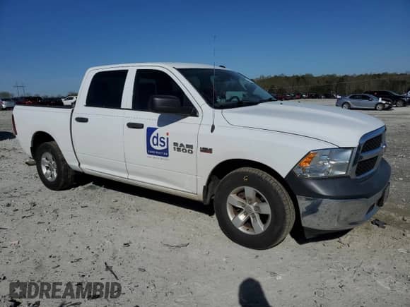 2018 Ram 1500 Tradesman z VIN 3C6RR6KT4JG157803, wystawiony jako Copart lot #50487215 z przebiegiem 75 192 mil mil oraz Szkoda całkowita • Salvage title. Historia ofert i sprzedaży dostępna na DreamBid. Obrazek 4.
