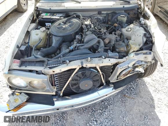 1984 Mercedes-Benz 300 D z VIN WDBAB33A5EA174053, wystawiony jako Copart lot #59361935 z przebiegiem 169 400 mil mil oraz Czysty tytuł • Clean title. Historia ofert i sprzedaży dostępna na DreamBid. Obrazek 11.