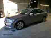 2009 Mercedes-Benz C 300 Sport z VIN WDDGF81XX9R061104, wystawiony jako Copart lot #82782905 z przebiegiem 158 597 mil mil oraz Czysty tytuł • Clean title. Historia ofert i sprzedaży dostępna na DreamBid. Obrazek 1.