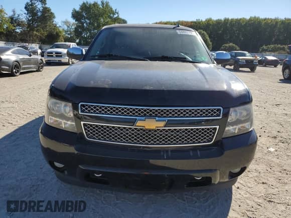 2014 Chevrolet Suburban LTZ with VIN 1GNSKKE71ER167269, listed as a Copart auction lot 84803705 with 191,929 mi miles and Salvage title. Bid and sale history available at DreamBid. Image 5.