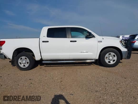 2008 Toyota Tundra с VIN 5TFDV54138X049795, выставлен на аукционе IAAI как лот 42377145 с пробегом Не указан миль и . История ставок и продаж доступна на DreamBid. Изображение 13.