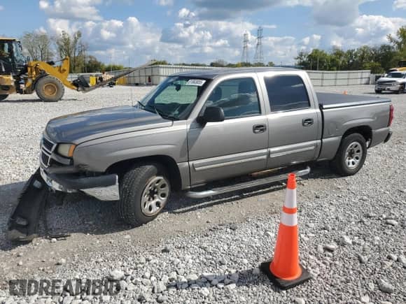 2006 Chevrolet Silverado 1500 LS с VIN 2GCEC13VX61232418, выставлен на аукционе Copart как лот 81863855 с пробегом 224 450 миль миль и Списание • Salvage title. История ставок и продаж доступна на DreamBid. Изображение 1.