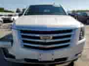2019 Cadillac Escalade Premium Luxury z VIN 1GYS4CKJ7KR301331, wystawiony jako Copart lot #60426015 z przebiegiem 87 705 mil mil oraz Szkoda całkowita • Salvage title. Historia ofert i sprzedaży dostępna na DreamBid. Obrazek 5.