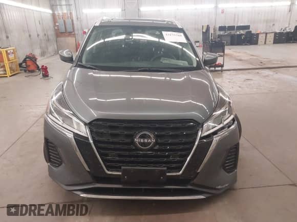 2024 Nissan Kicks SV z VIN 3N1CP5CV9RL527034, wystawiony jako IAAI lot #43175768 z przebiegiem 28 300 mil mil oraz . Historia ofert i sprzedaży dostępna na DreamBid. Obrazek 13.