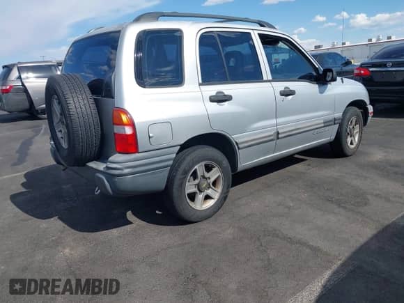 2002 Chevrolet Tracker с VIN 2CNBE13C426951703, выставлен на аукционе IAAI как лот 42177942 с пробегом 186 096 миль миль и . История ставок и продаж доступна на DreamBid. Изображение 4.