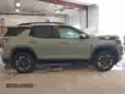 2025 Chevrolet Equinox AWD ACTIV z VIN 3GNAXSEG9SL133984, wystawiony jako IAAI lot #42400081 z przebiegiem 4 720 mil mil oraz . Historia ofert i sprzedaży dostępna na DreamBid. Obrazek 14.