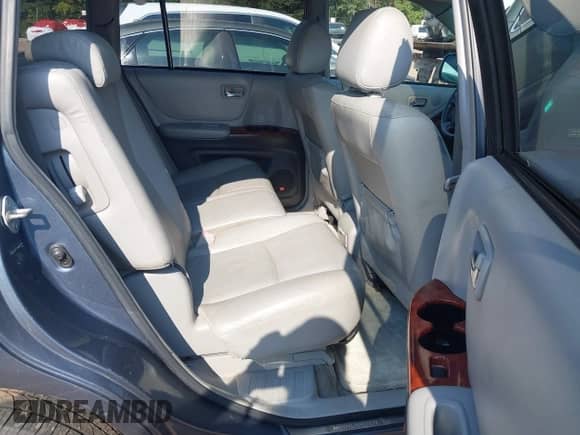 2004 Toyota Highlander с VIN JTEEP21A440035551, выставлен на аукционе IAAI как лот 43029657 с пробегом 184 876 миль миль и . История ставок и продаж доступна на DreamBid. Изображение 8.