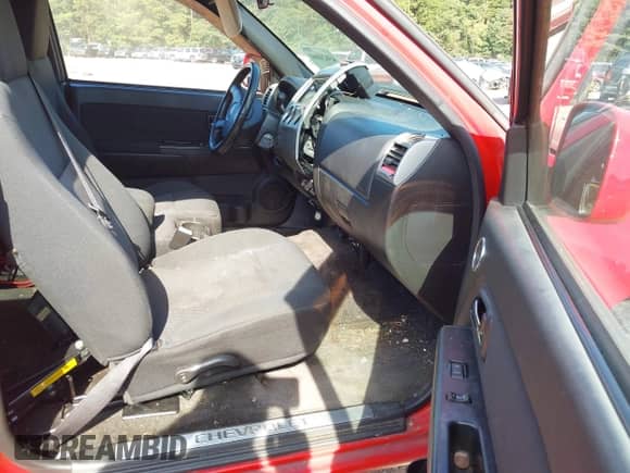 2010 Chevrolet Colorado 1LT z VIN 1GCDSCDE0A8101237, wystawiony jako IAAI lot #43024064 z przebiegiem 272 848 mil mil oraz . Historia ofert i sprzedaży dostępna na DreamBid. Obrazek 5.