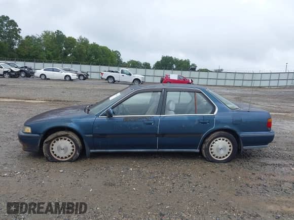 1991 Honda Accord with VIN J8MCB7688MC069146, listed as a IAAI auction lot 42955738 with 174,385 mi miles and . Bid and sale history available at DreamBid. Image 14.