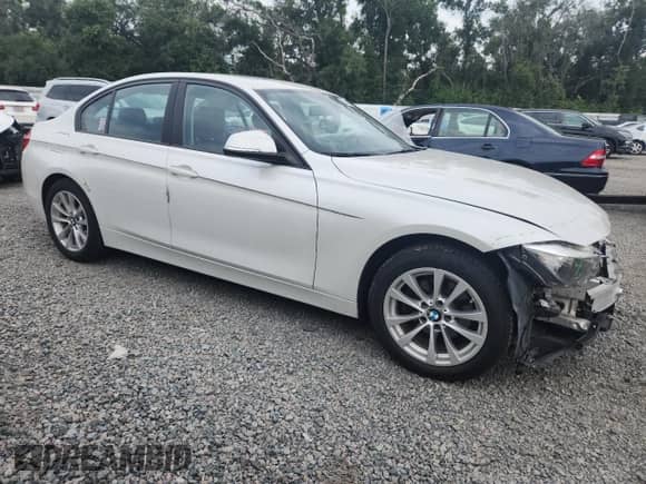 2017 BMW 3 Series 320i with VIN WBA8E1G58HNU15011, listed as a Copart auction lot 80453805 with 92,120 mi miles and Non repairable. Bid and sale history available at DreamBid. Image 4.