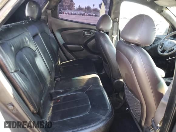 2010 Hyundai Tucson GLS с VIN KM8JU3AC1AU085536, выставлен на аукционе Copart как лот 70424375 с пробегом 124 755 миль миль и Чистый • Clean title. История ставок и продаж доступна на DreamBid. Изображение 11.