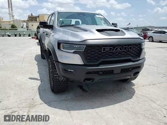 2025 Ram 1500 RHO z VIN 1C6SRFUP6SN661246, wystawiony jako Copart lot #65175565 z przebiegiem 11 289 mil mil oraz Szkoda całkowita • Salvage title. Historia ofert i sprzedaży dostępna na DreamBid. Obrazek 13.