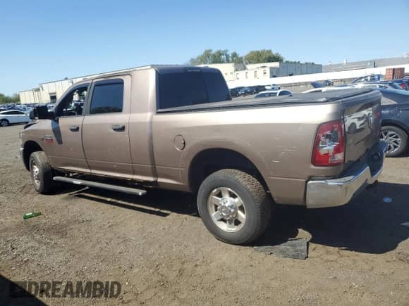 2010 Dodge 2500 SLT z VIN 3D7TT2HT4AG123298, wystawiony jako Copart lot #71860055 z przebiegiem Nie podano mil oraz Szkoda całkowita • Salvage title. Historia ofert i sprzedaży dostępna na DreamBid. Obrazek 2.