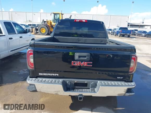 2017 GMC Sierra 1500 SLT z VIN 3GTU2NEC1HG180642, wystawiony jako IAAI lot #43290209 z przebiegiem 137 676 mil mil oraz . Historia ofert i sprzedaży dostępna na DreamBid. Obrazek 16.