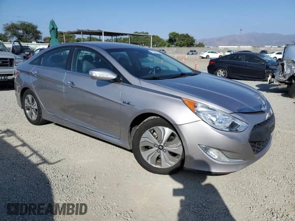 2013 Hyundai Sonata Limited with VIN KMHEC4A41DA089997, listed as a Copart auction lot 85644165 with 193,433 mi miles and Clean title. Bid and sale history available at DreamBid. Image 4.