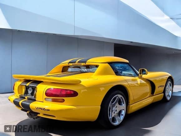 2001 Dodge Viper RT/10 with VIN 1B3ER65EX1V7007XX, listed as a Copart auction lot 53200315 with 41,923 mi miles and Clean title. Bid and sale history available at DreamBid. Image 4.