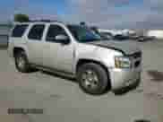 2014 Chevrolet Tahoe LT z VIN 1GNSKBE01ER190098, wystawiony jako Copart lot #59569965 z przebiegiem 192 291 mil mil oraz Szkoda całkowita • Salvage title. Historia ofert i sprzedaży dostępna na DreamBid. Obrazek 4.