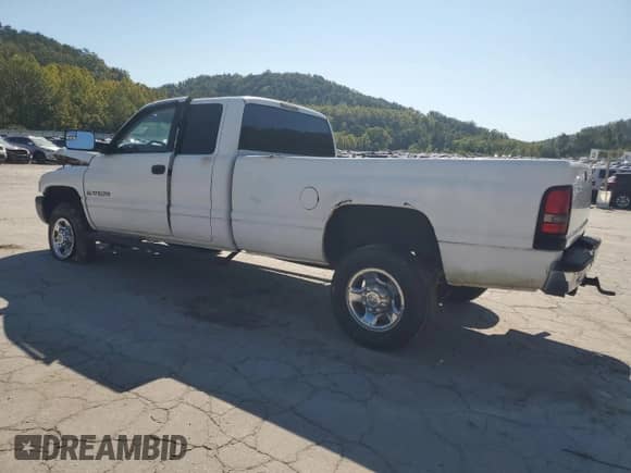 2002 Dodge 2500 with VIN 3B7KF23Z62M242224, listed as a Copart auction lot 71925915 with 219,590 mi miles and Salvage title. Bid and sale history available at DreamBid. Image 2.