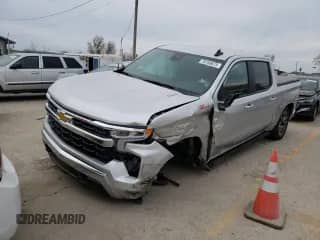 2022 Chevrolet Silverado 1500 LT z VIN 3GCUDDET3NG581819, wystawiony jako Copart lot #76765613 z przebiegiem 33 917 mil mil oraz . Historia ofert i sprzedaży dostępna na DreamBid. Obrazek 1.