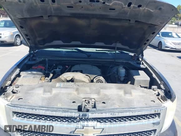 2010 Chevrolet Silverado 1500 LS with VIN 3GCRKREAXAG241133, listed as a IAAI auction lot 42877215 with 241,622 mi miles and . Bid and sale history available at DreamBid. Image 10.