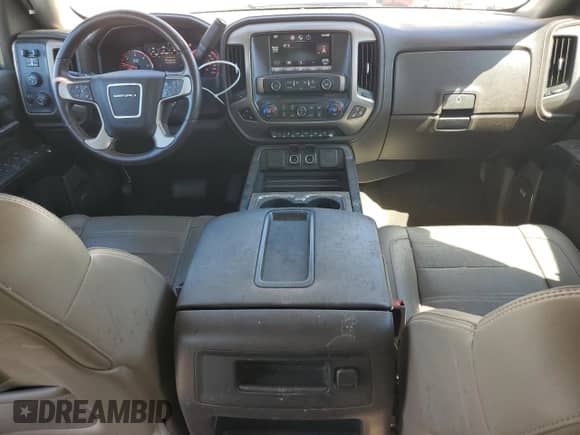 2015 GMC Sierra 1500 Denali z VIN 3GTU2WEC1FG320062, wystawiony jako Copart lot #81668345 z przebiegiem 132 850 mil mil oraz Szkoda całkowita • Salvage title. Historia ofert i sprzedaży dostępna na DreamBid. Obrazek 8.