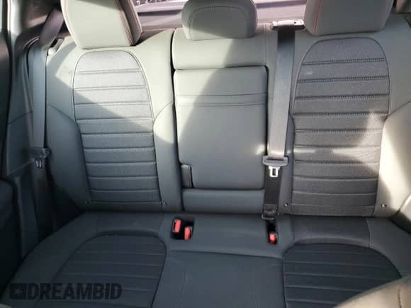 2024 Dodge Hornet R/T z VIN ZACPDFCW3R3A31375, wystawiony jako Copart lot #45917665 z przebiegiem 18 113 mil mil oraz Czysty tytuł • Clean title. Historia ofert i sprzedaży dostępna na DreamBid. Obrazek 10.