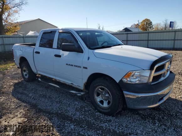 2012 Ram 1500 Express z VIN 1C6RD7KT6CS345738, wystawiony jako Copart lot #90333595 z przebiegiem 117 713 mil mil oraz Czysty tytuł • Clean title. Historia ofert i sprzedaży dostępna na DreamBid. Obrazek 4.