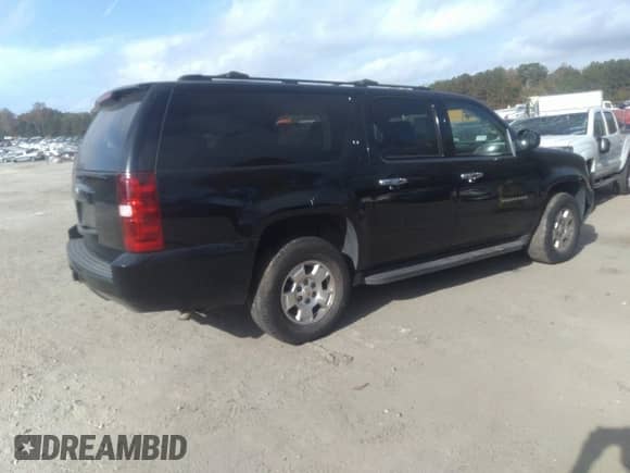 2010 Chevrolet Suburban LT z VIN 1GNUCJE01AR196820, wystawiony jako IAAI lot #40713946 z przebiegiem 234 838 mil mil oraz . Historia ofert i sprzedaży dostępna na DreamBid. Obrazek 4.